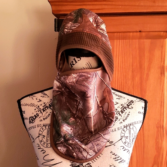 Huntworth camo hat with built-in face shield - Picture 1 of 11